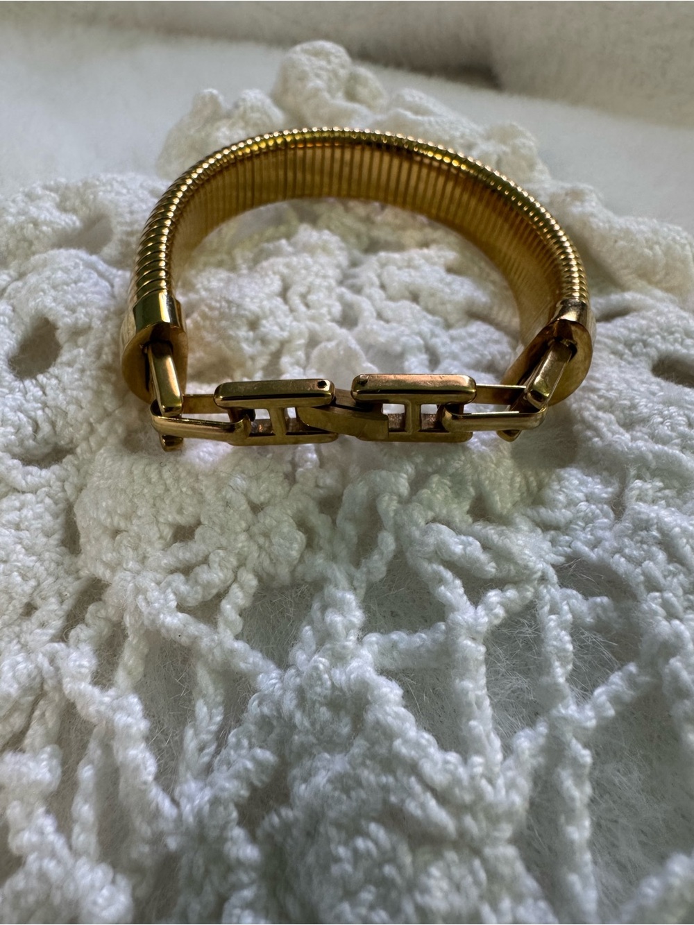 Gold-Tone Flexible Coil Link Bracelet for Women
